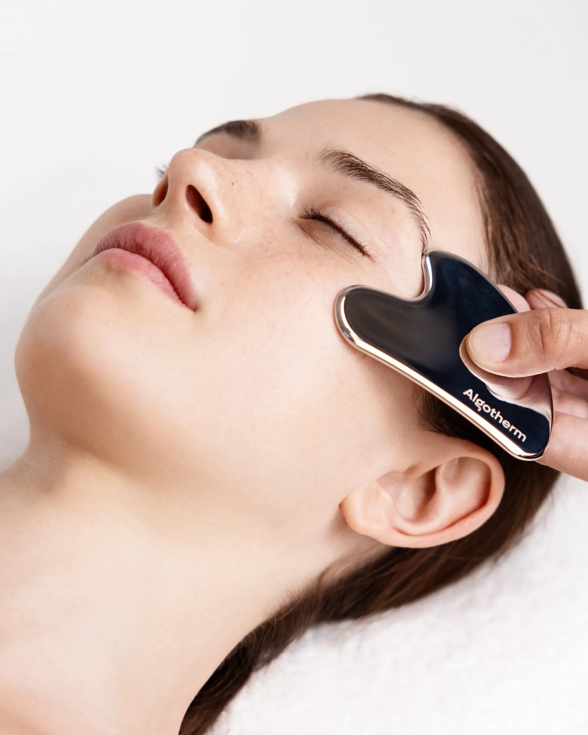 algotherm-ocean-gua-sha-lift-expert-massage-visage-acier-inox image 3